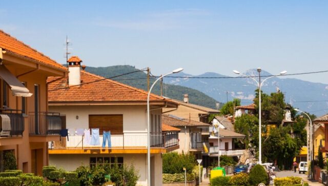 Should You Buy a House Now or Wait