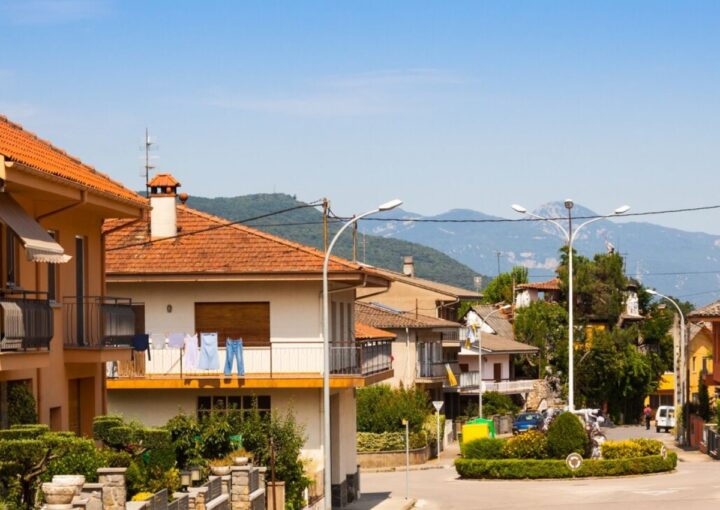 Should You Buy a House Now or Wait