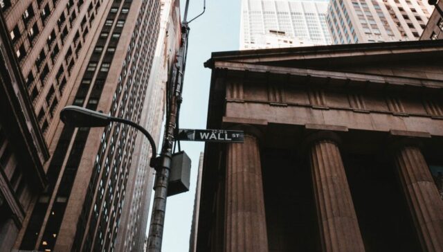 Are U.S. Homes Overpriced Wall Street Thinks So