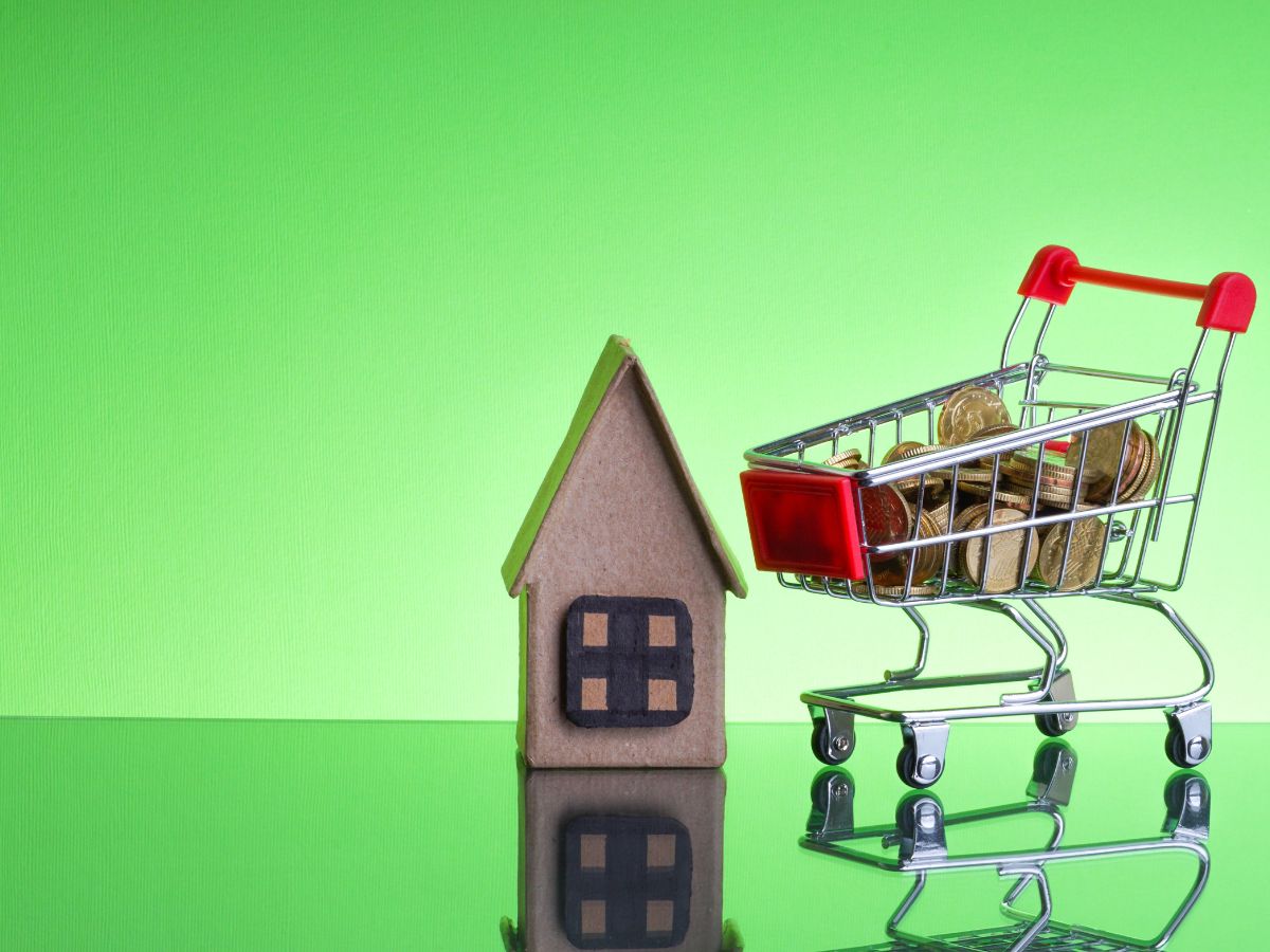 Is Buying a House With Cash a Good Idea in Today’s Market (2)