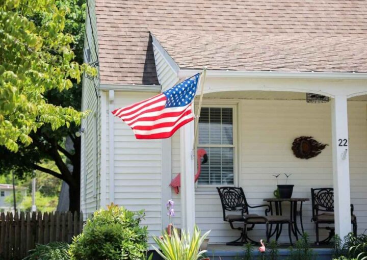 Real Estate Brokerages Clash Over Home Listing Practices